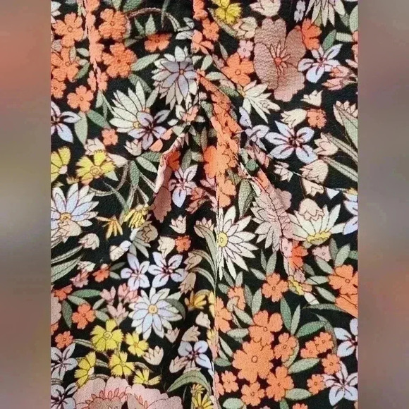 Monteau Los Angeles Floral V-Neck Top Sz Large - Picture 5 of 5